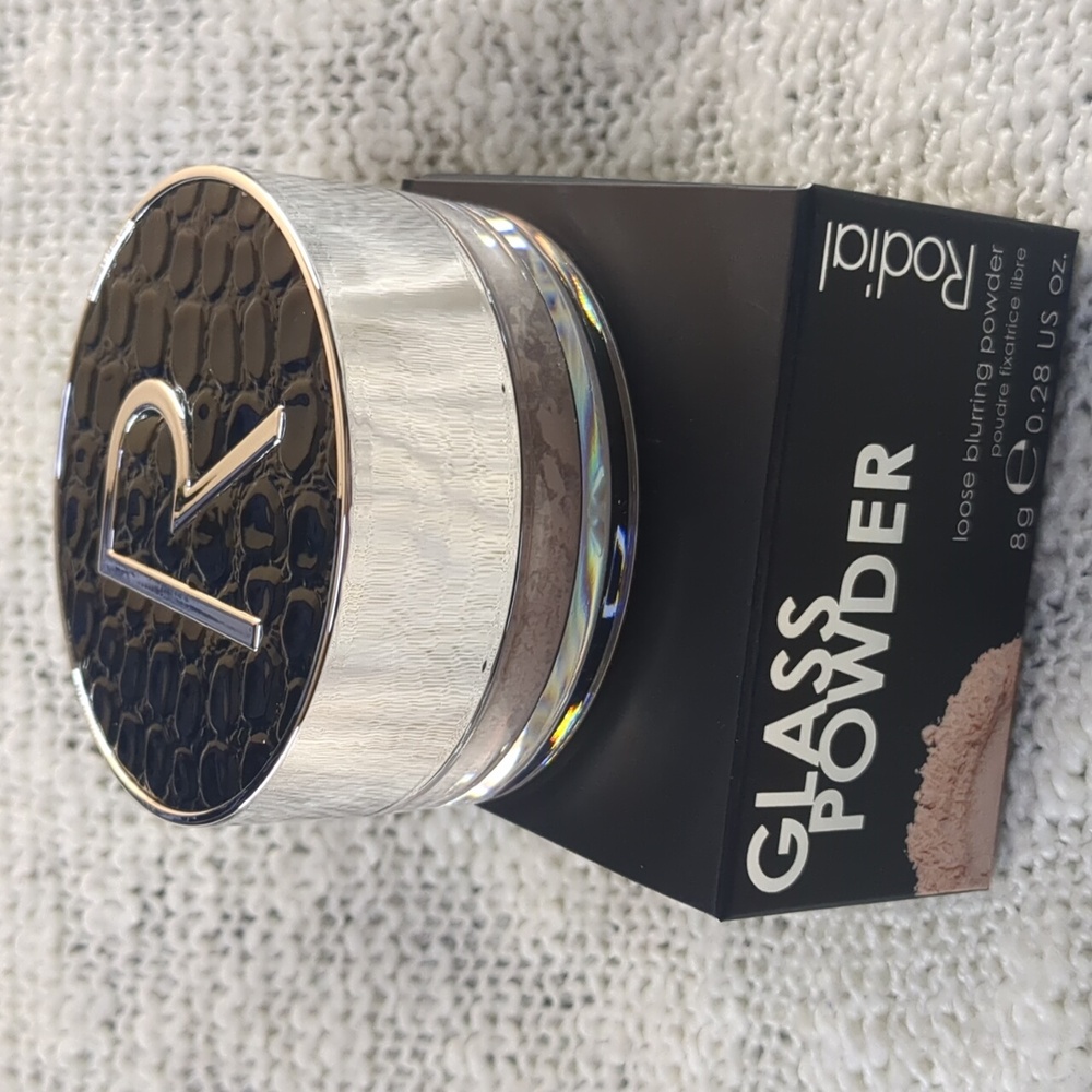 Rodial Glass Powder, 8g/0.28oz - Picture 10 of 10